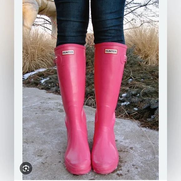 Hunter Women’s Pink Glossy Boots Size 8 - Picture 2 of 6